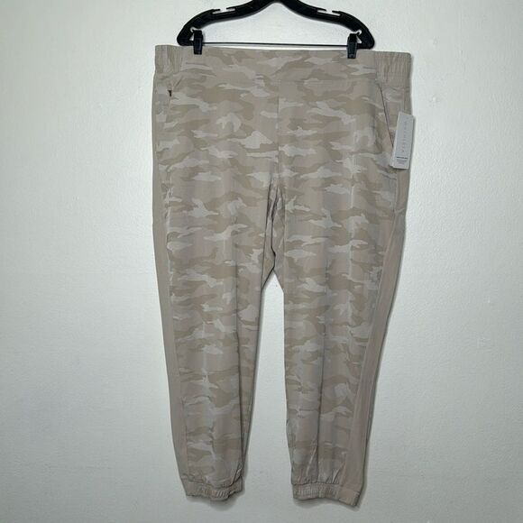 Athleta Plus Size 24 Brooklyn Camo Jogger Pants - Picture 1 of 12